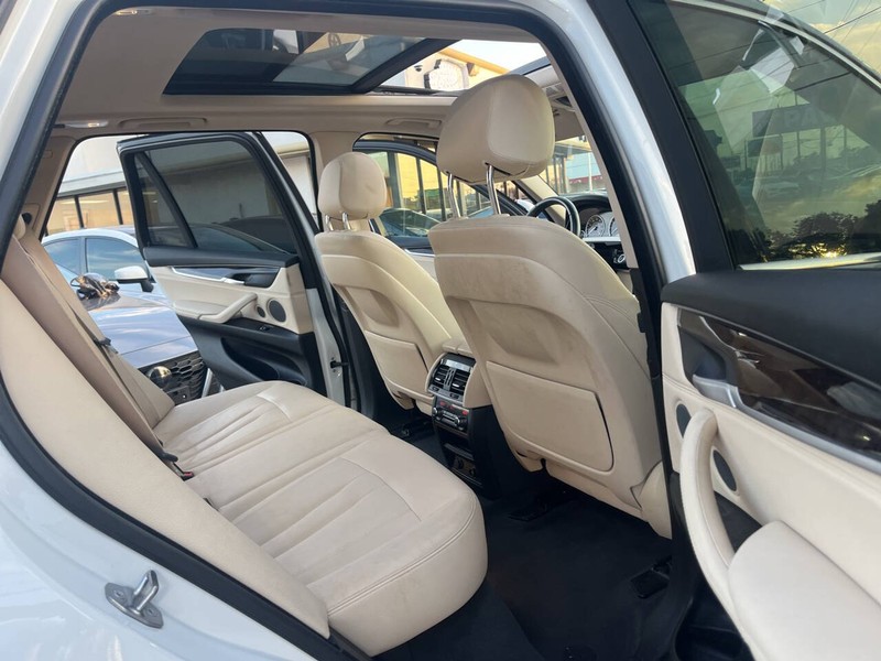 BMW X5 Vehicle Image 22
