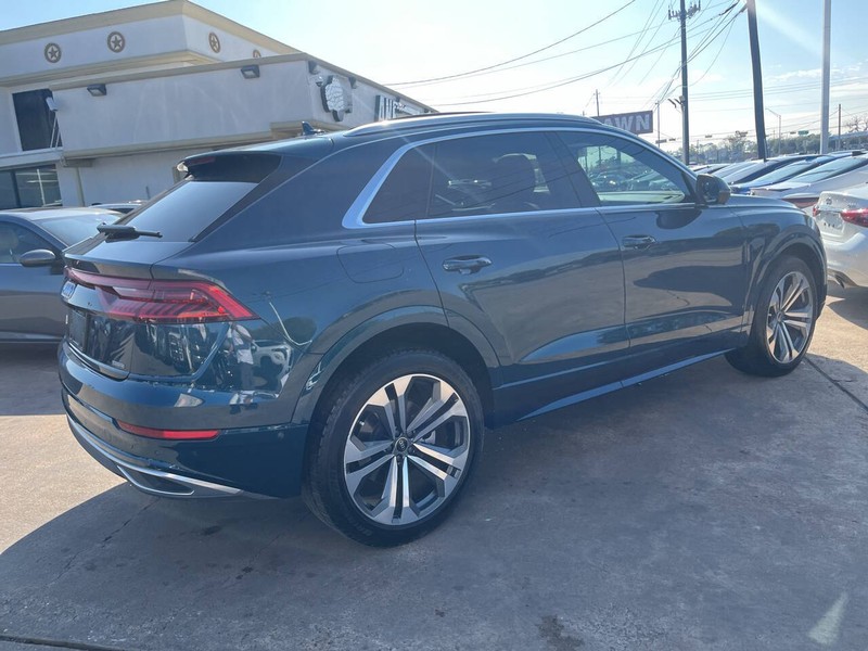 Audi Q8 Vehicle Image 04