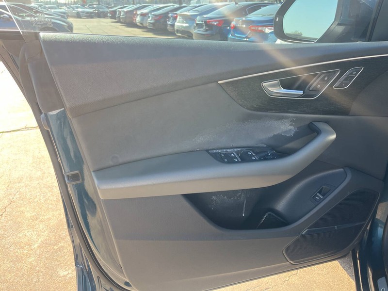 Audi Q8 Vehicle Image 06