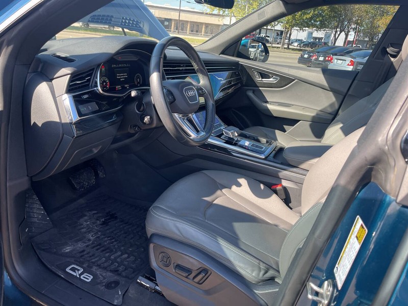 Audi Q8 Vehicle Image 08