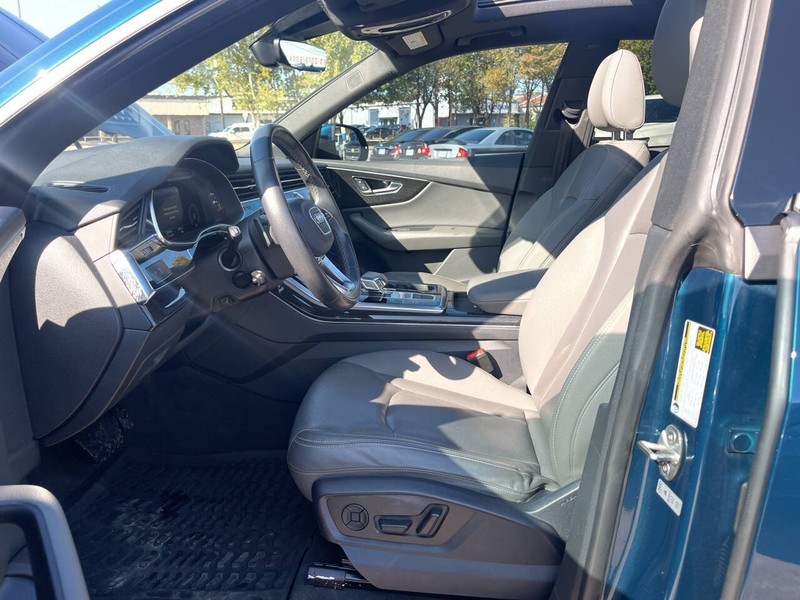 Audi Q8 Vehicle Image 09