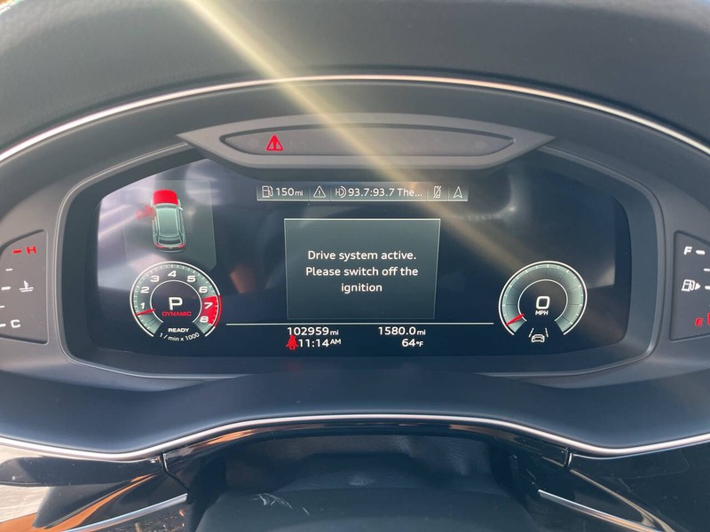 Audi Q8 Vehicle Image 10