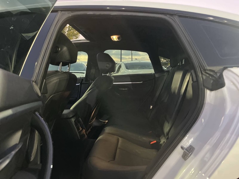 BMW 4 Series Vehicle Image 10