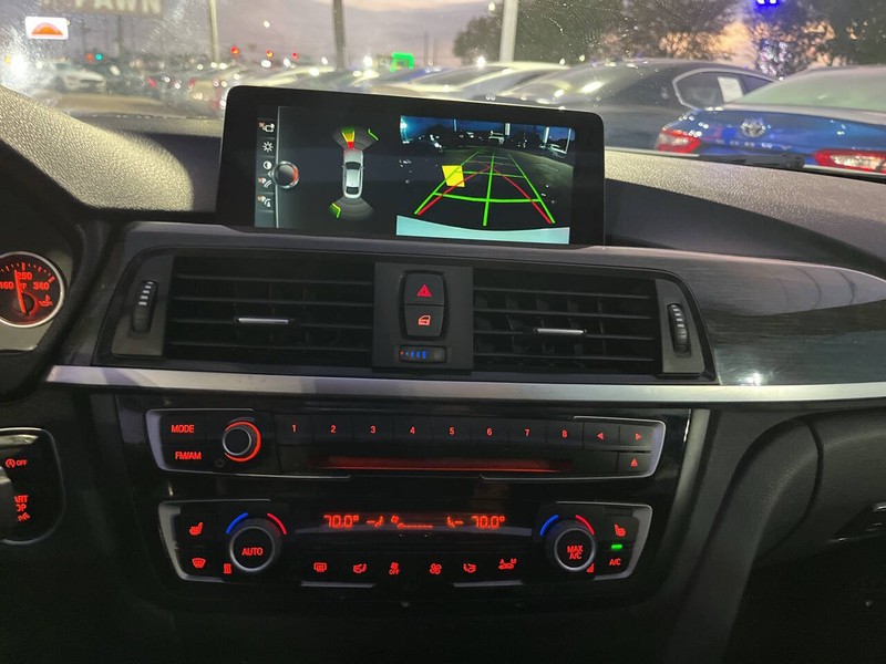 BMW 4 Series Vehicle Image 14