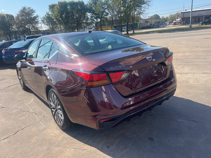 Nissan Altima Vehicle Image 07