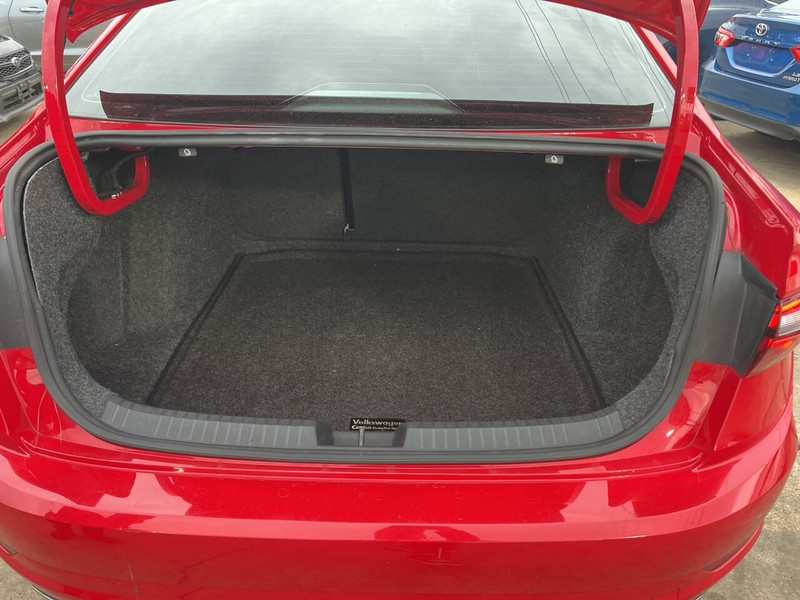 Volkswagen Jetta Vehicle Image 10