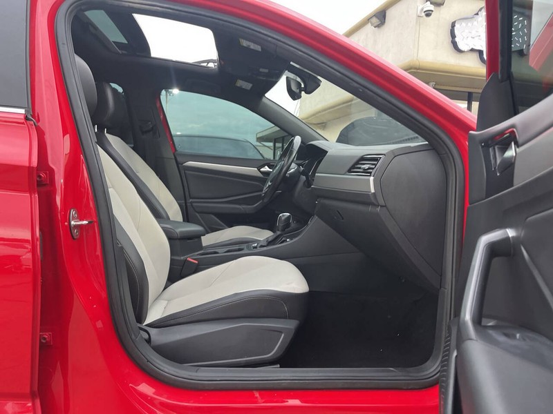 Volkswagen Jetta Vehicle Image 12