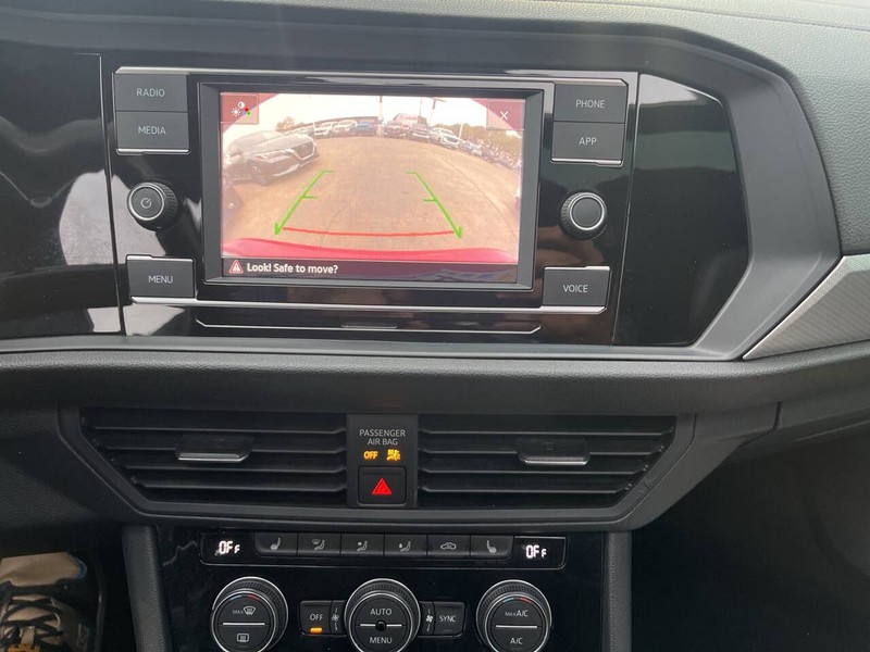 Volkswagen Jetta Vehicle Image 13