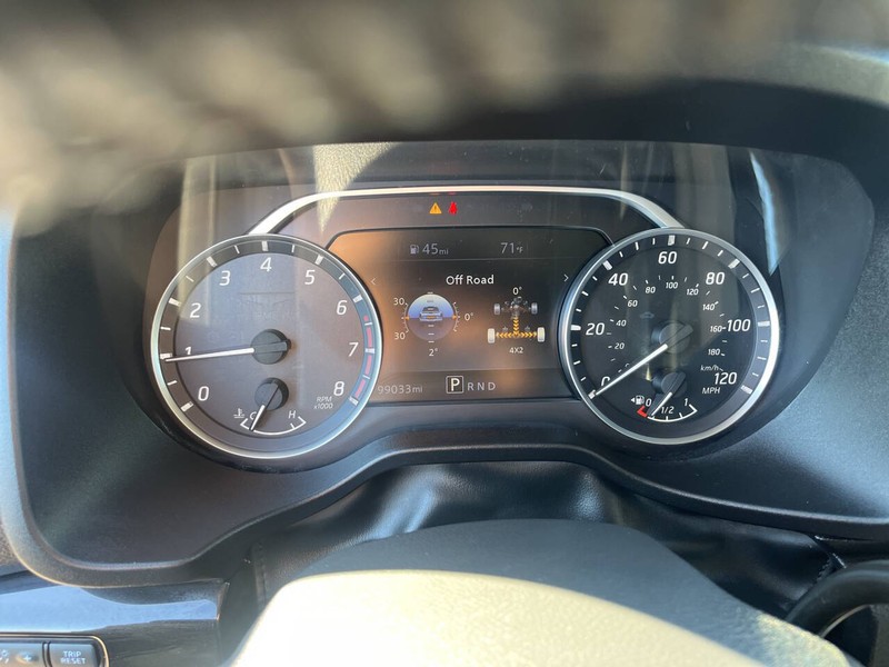 Nissan Titan Vehicle Image 10