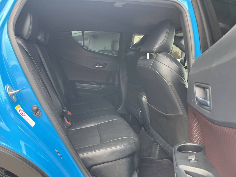 Toyota C-HR Vehicle Image 10