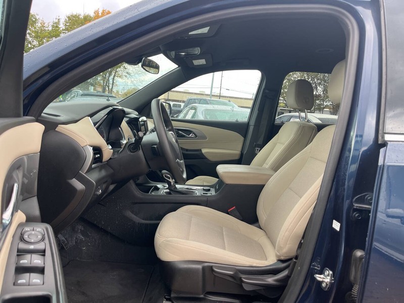 Chevrolet Traverse Vehicle Image 07