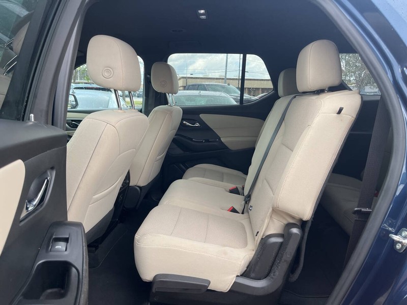 Chevrolet Traverse Vehicle Image 08