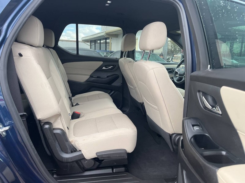 Chevrolet Traverse Vehicle Image 11