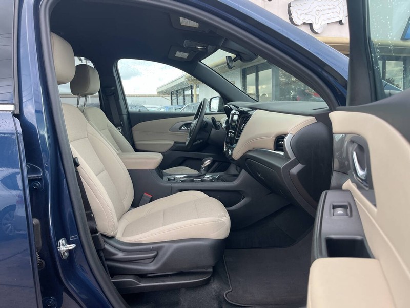 Chevrolet Traverse Vehicle Image 13