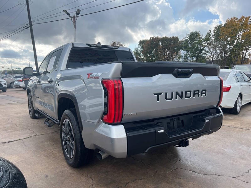 Toyota Tundra Vehicle Image 03