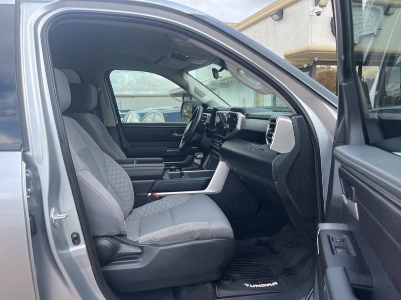 Toyota Tundra Vehicle Image 11