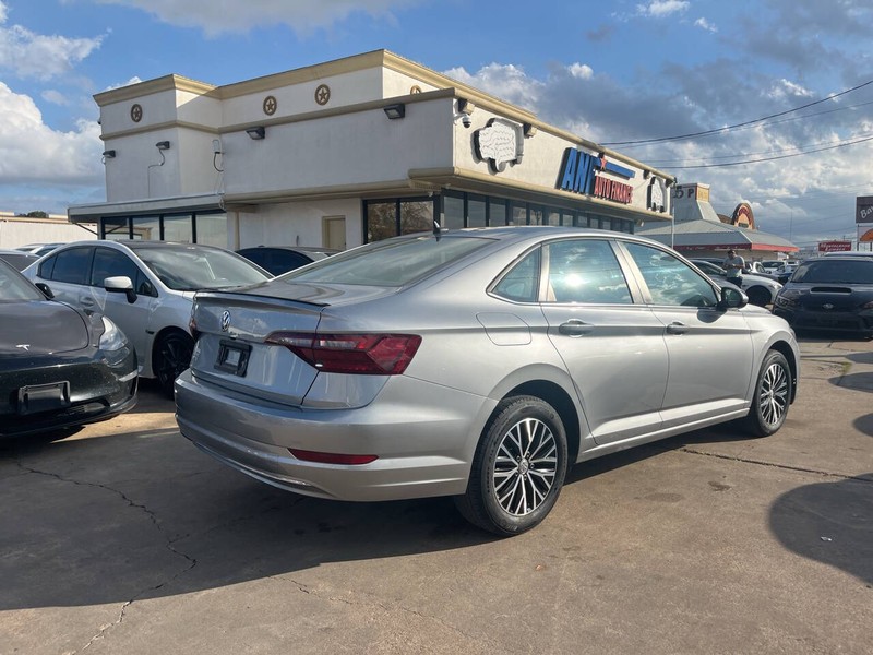 Volkswagen Jetta Vehicle Image 05