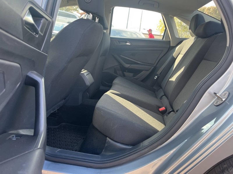 Volkswagen Jetta Vehicle Image 08