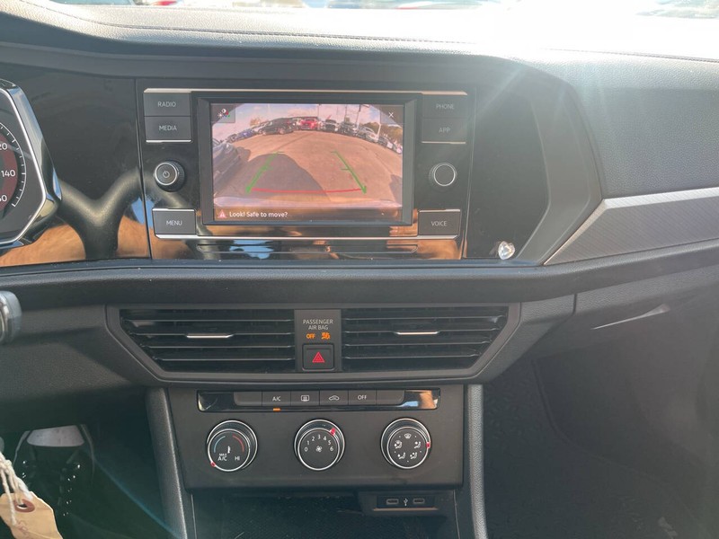 Volkswagen Jetta Vehicle Image 12