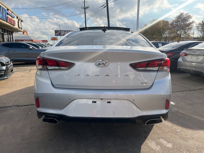 Hyundai Sonata Vehicle Image 04