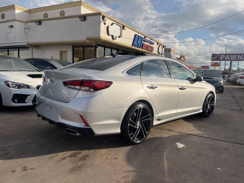 Hyundai Sonata Vehicle Image 05