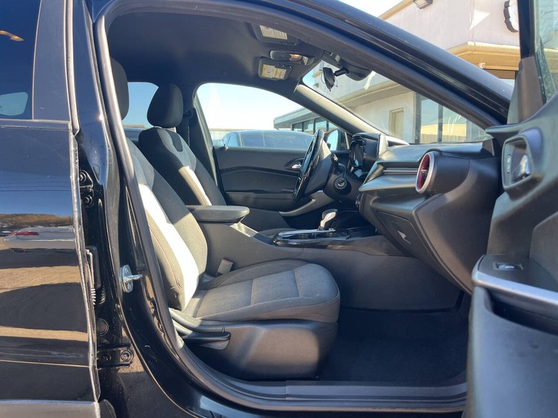 Chevrolet Trax Vehicle Image 12