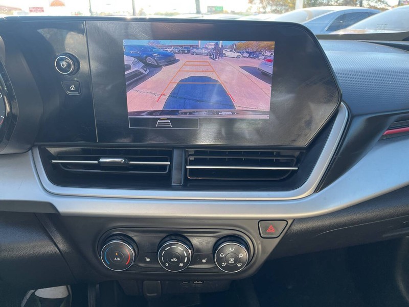 Chevrolet Trax Vehicle Image 13