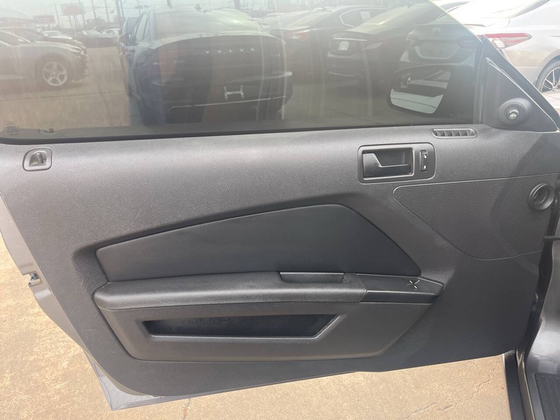 Ford Mustang Vehicle Image 09