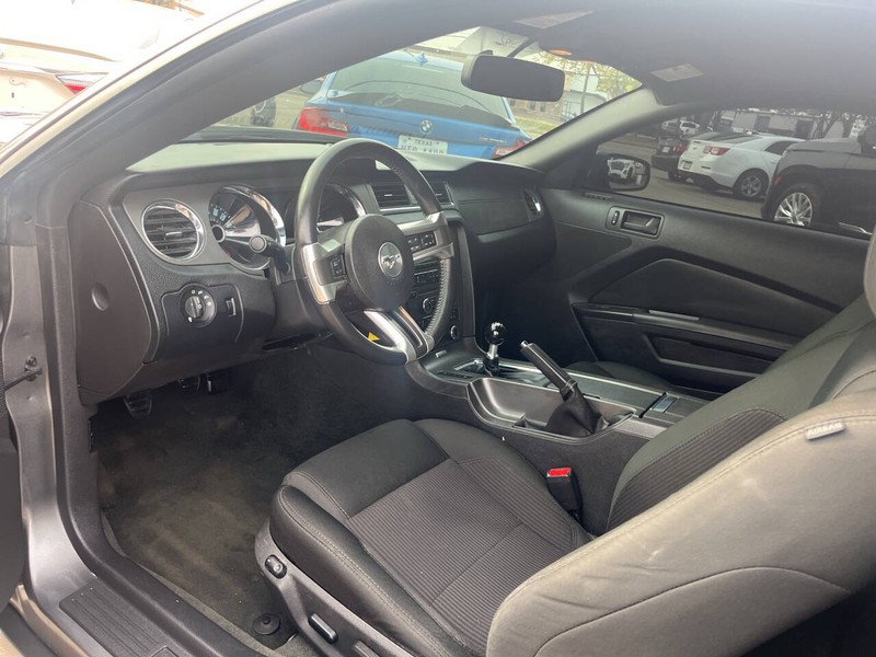 Ford Mustang Vehicle Image 11