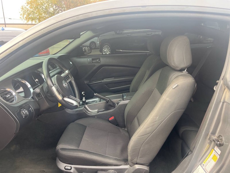 Ford Mustang Vehicle Image 12