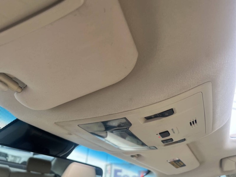 Lexus ES Vehicle Image 13