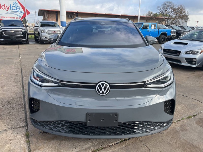 Volkswagen ID.4 Vehicle Image 02