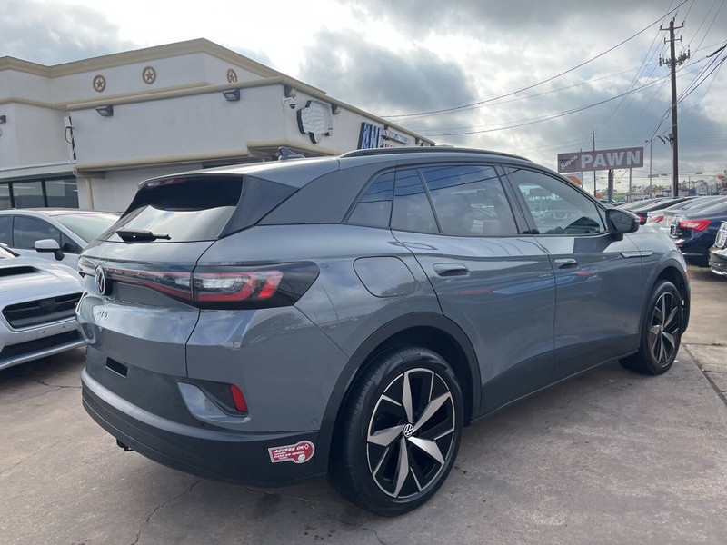 Volkswagen ID.4 Vehicle Image 04