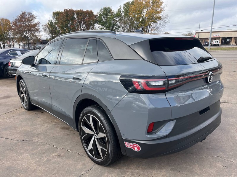 Volkswagen ID.4 Vehicle Image 06