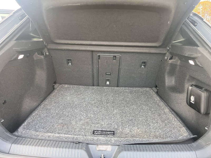 Volkswagen ID.4 Vehicle Image 17