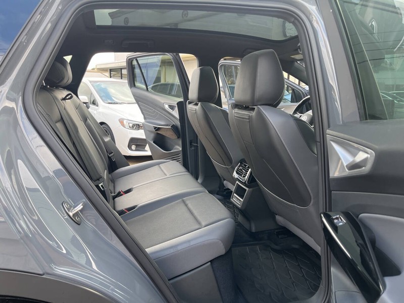 Volkswagen ID.4 Vehicle Image 19