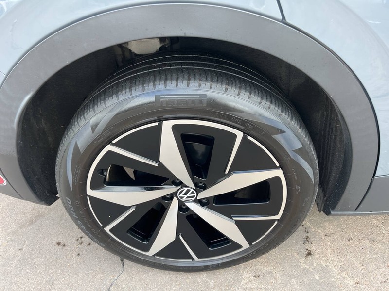 Volkswagen ID.4 Vehicle Image 21