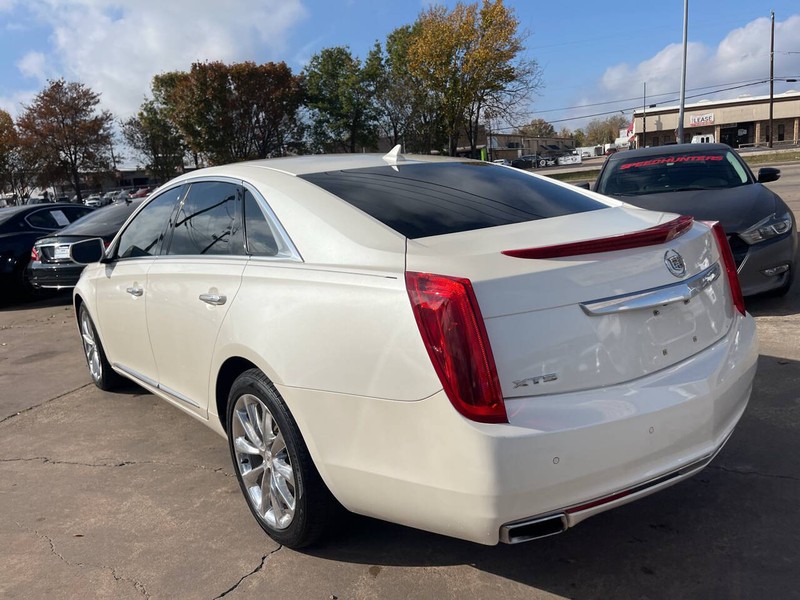 Cadillac XTS Vehicle Image 06
