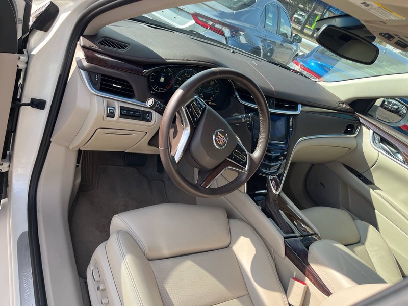 Cadillac XTS Vehicle Image 08