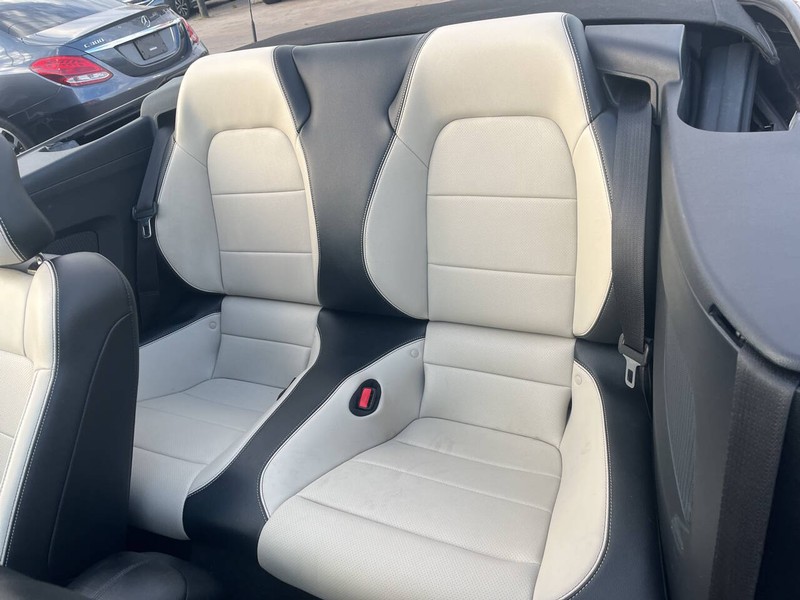 Ford Mustang Vehicle Image 08