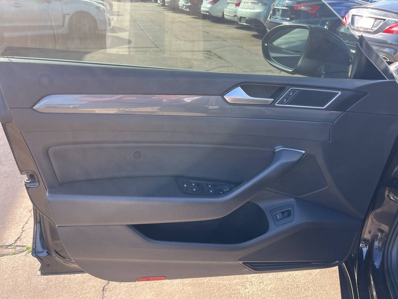 Volkswagen Arteon Vehicle Image 06