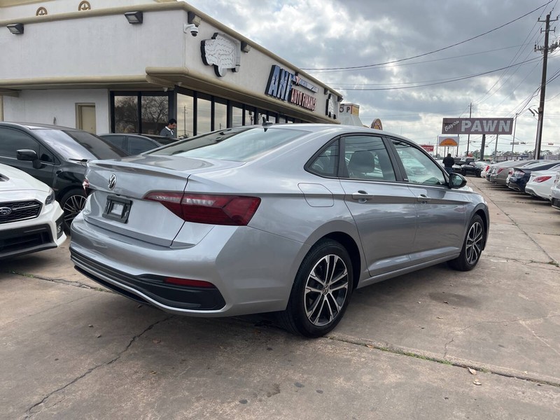 Volkswagen Jetta Vehicle Image 05