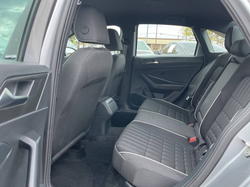 Volkswagen Jetta Vehicle Image 08