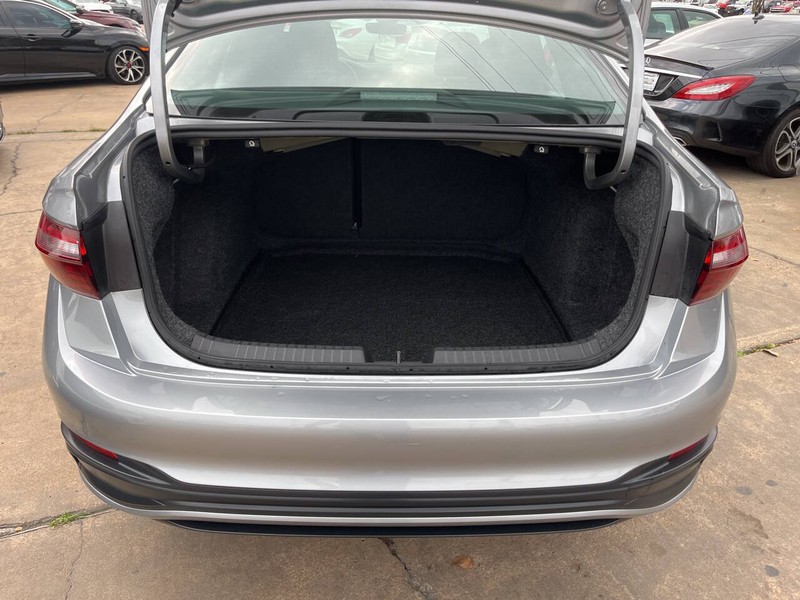 Volkswagen Jetta Vehicle Image 10