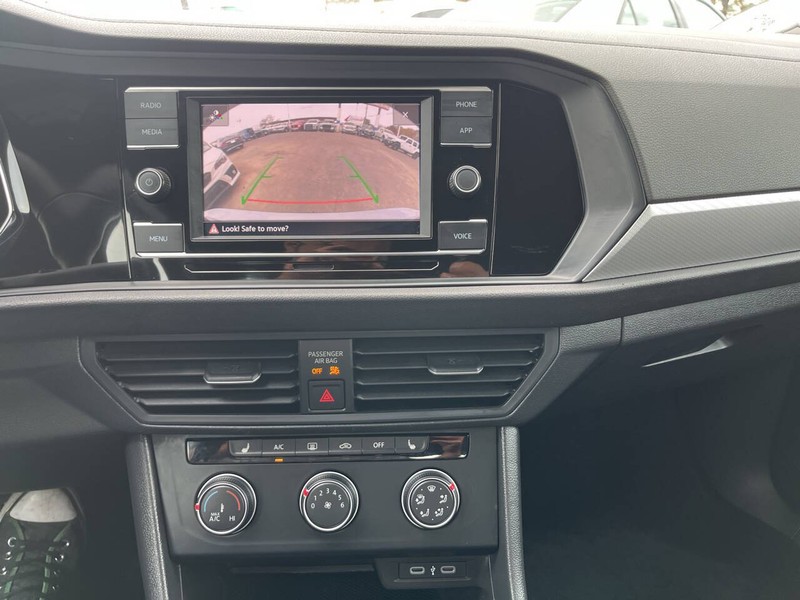 Volkswagen Jetta Vehicle Image 13