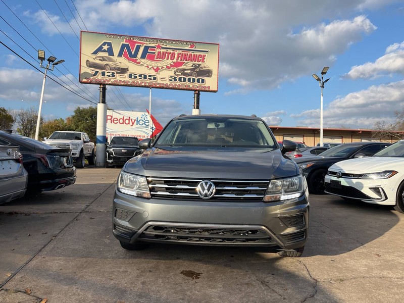 Volkswagen Tiguan Vehicle Image 02