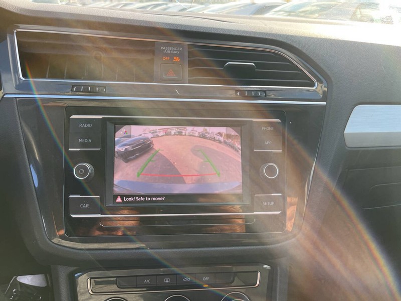 Volkswagen Tiguan Vehicle Image 12