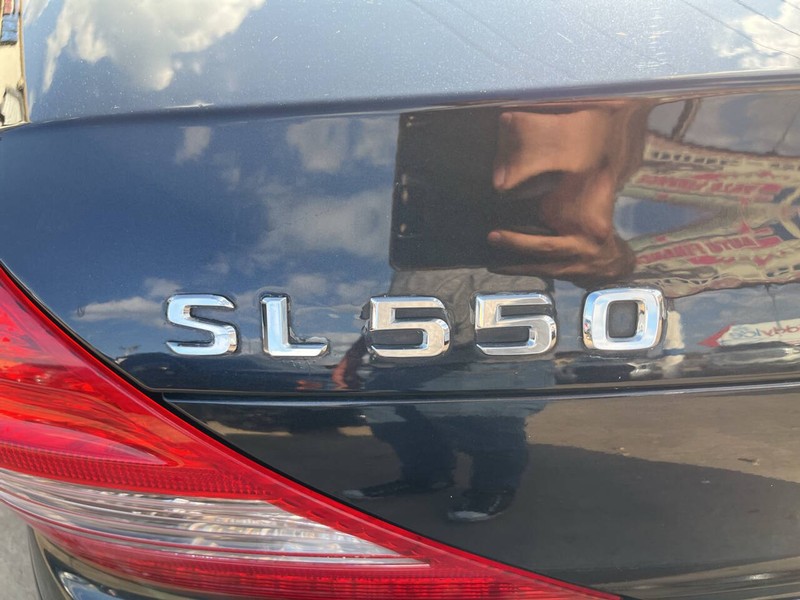 Mercedes-Benz SL-Class Vehicle Image 10