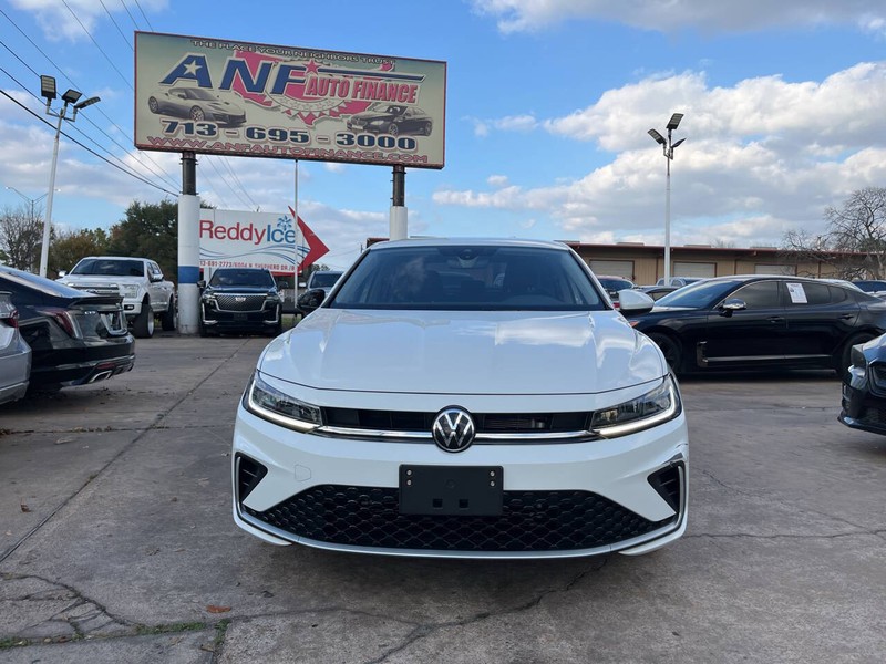 Volkswagen Jetta Vehicle Image 02