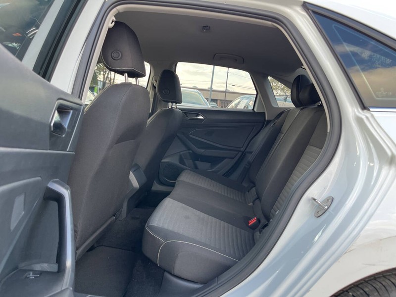 Volkswagen Jetta Vehicle Image 08